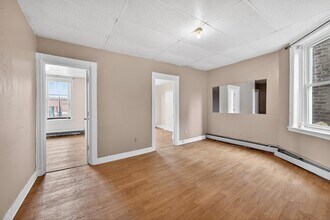 584 Avenue C in Bayonne, NJ - Building Photo - Building Photo