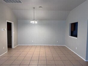 2515 W Oklahoma Ave in Guthrie, OK - Foto de edificio - Building Photo