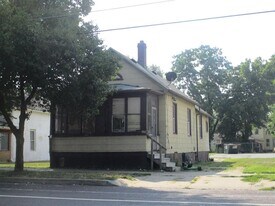 1310 NE Monroe St in Peoria, IL - Building Photo