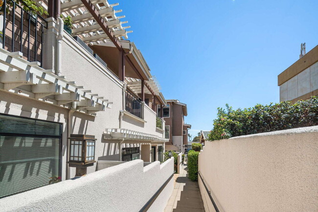 789 E Santa Clara St in Ventura, CA - Building Photo - Building Photo