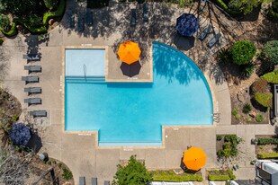 Stone Creek at Old Farm Apartments in Houston, TX - Building Photo