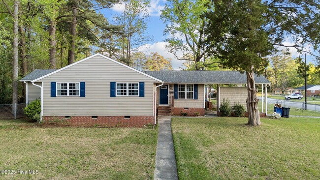 property at 704 Davis St