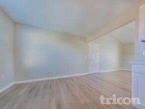 98 Pin Oak Ct in Dallas, GA - Foto de edificio - Building Photo