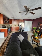 637 Executive Center Dr in West Palm Beach, FL - Building Photo - Building Photo