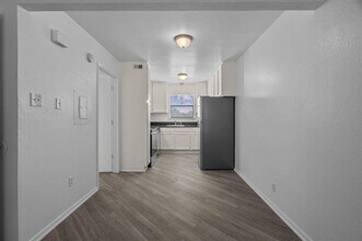 320 E 4th St in Arlington, TX - Building Photo - Building Photo