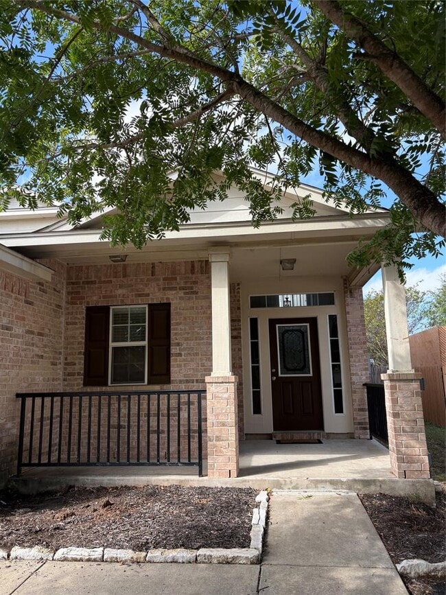 303 Grutsch Dr in Bastrop, TX - Building Photo - Building Photo