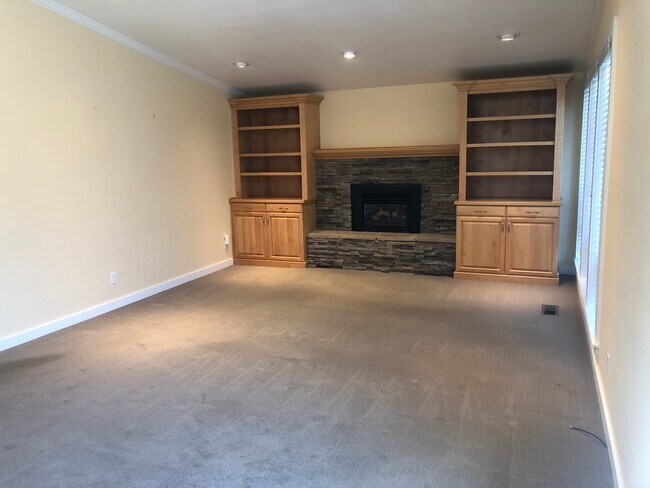 420 NW Dack St in Pullman, WA - Foto de edificio - Building Photo