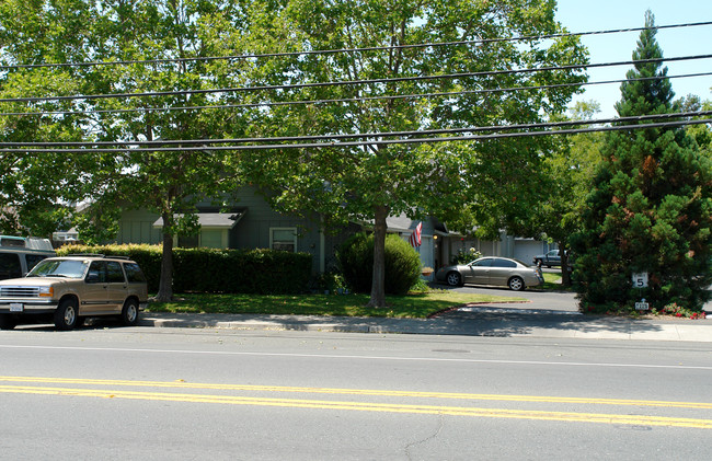 1225 Broadway in Sonoma, CA - Building Photo - Building Photo