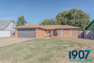 505 Crosstimbers Dr in Moore, OK - Building Photo - Building Photo