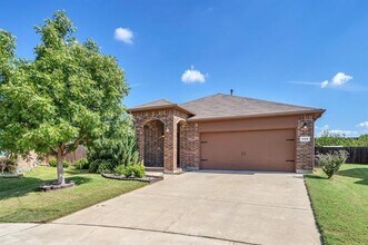 100 Sunken Meadow Ct in Denton, TX - Building Photo - Building Photo