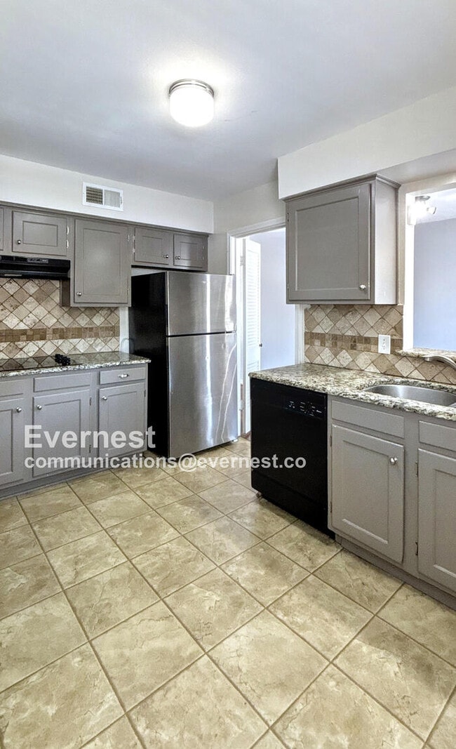 5025 Cedar Springs Rd in Dallas, TX - Building Photo - Building Photo
