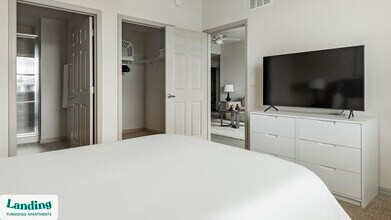 4985 Eastwood Greens St, Unit 12-302 in Ft. Myers, FL - Foto de edificio - Building Photo