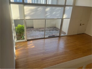 4452 W Kling St in Burbank, CA - Foto de edificio - Building Photo