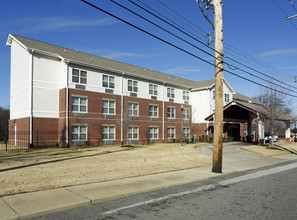 Latham Terrace in Memphis, TN - Building Photo - Building Photo