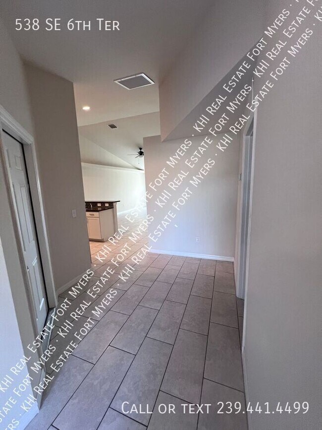 538 SE 6th Terrace in Cape Coral, FL - Building Photo - Building Photo