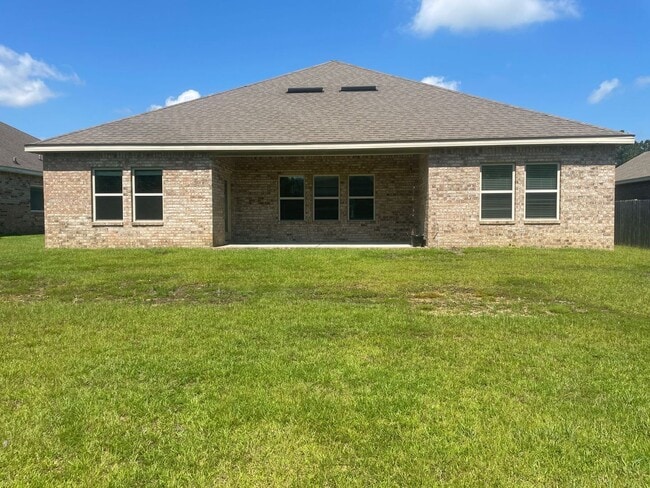 14384 N Swan Rd in Gulfport, MS - Building Photo - Building Photo