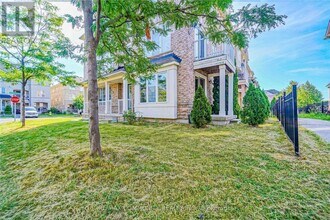 1 Burnsborough St in Ajax, ON - Building Photo - Building Photo