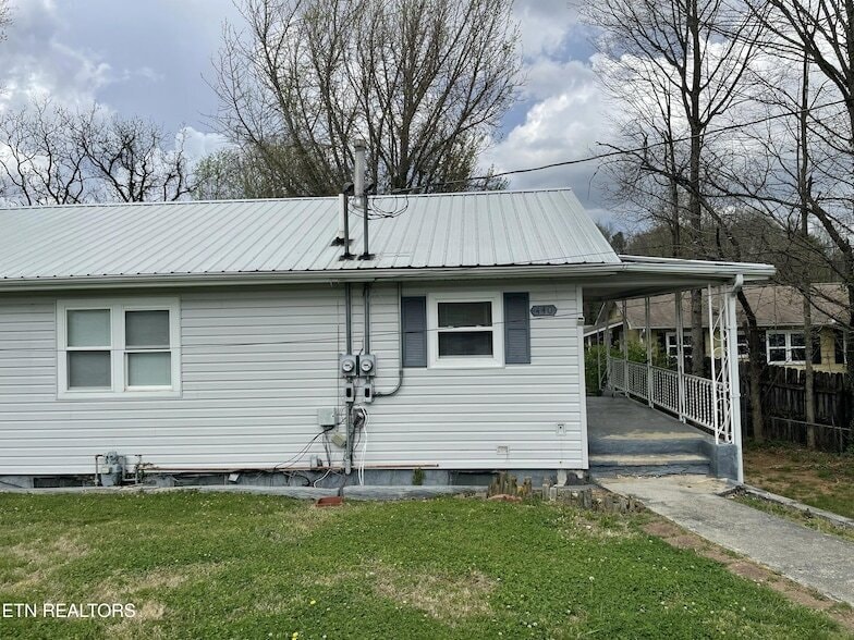 440 W Outer Dr in Oak Ridge, TN - Building Photo