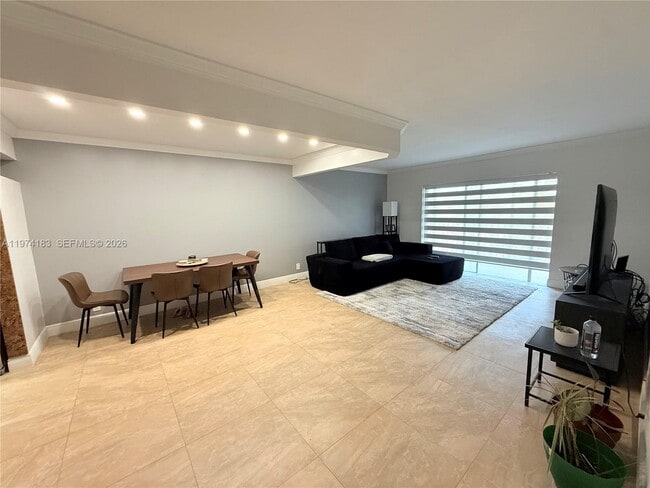 property at 6101 N Falls Cir Dr