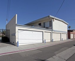 1832 W Sumac Ln in Anaheim, CA - Building Photo