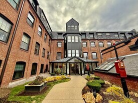 21 Linden St in Quincy, MA - Building Photo