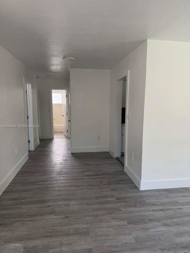 2550 NE 182nd St in North Miami Beach, FL - Building Photo - Building Photo