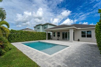 15431 Goldfinch Cir in Westlake, FL - Building Photo - Building Photo