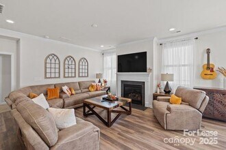 19121 Hawk Haven Ln in Charlotte, NC - Building Photo - Building Photo