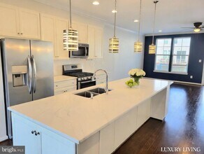 8430 Pine Bluff Rd in Frederick, MD - Building Photo - Building Photo