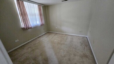 955 Elderberry Cir in Naperville, IL - Building Photo - Building Photo