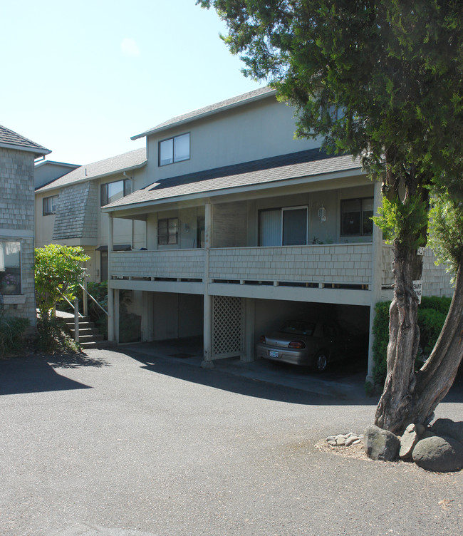 Pier 426 Apartments in Portland, OR - Building Photo - Building Photo