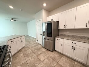 7457 ONYX St in North Las Vegas, NV - Building Photo - Building Photo