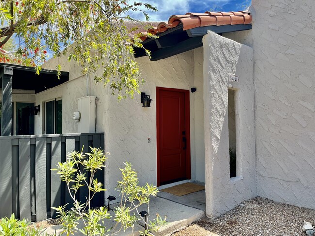 5454 N La Casita Dr in Tucson, AZ - Building Photo - Building Photo