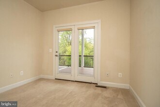 22199 Falling Terrace in Ashburn, VA - Building Photo - Building Photo