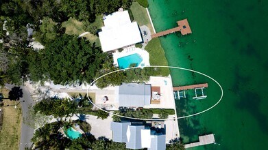 7140 Longboat Dr E in Longboat Key, FL - Building Photo - Building Photo