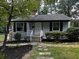 2723 Robin Hood Dr in Greensboro, NC - Building Photo