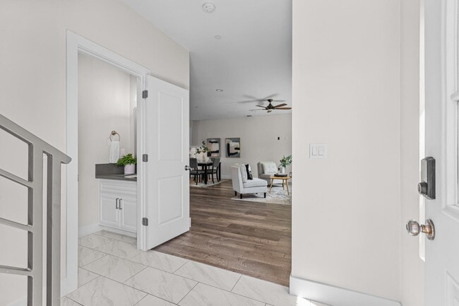 5965 Hilltop Dr in Carmichael, CA - Building Photo - Building Photo