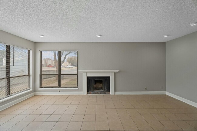 4705 58th St in Lubbock, TX - Foto de edificio - Building Photo