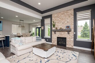 1061 Birkshire Ridge in Rochester Hills, MI - Building Photo - Building Photo