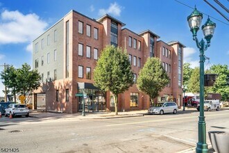 1037 Amboy Ave in Edison, NJ - Building Photo - Building Photo