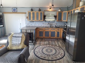 7305 Jackson Rd in Blaine, WA - Building Photo