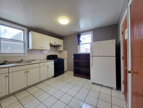 6 6th St, Unit Floor 2 in Harrison, NJ - Foto de edificio - Building Photo