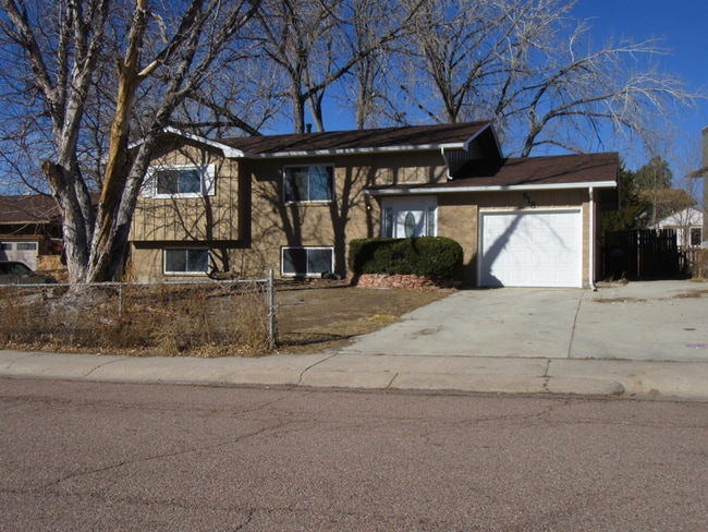 property at 618 Rowe Ln