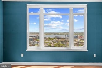 100 Harborview Dr in Baltimore, MD - Building Photo - Building Photo