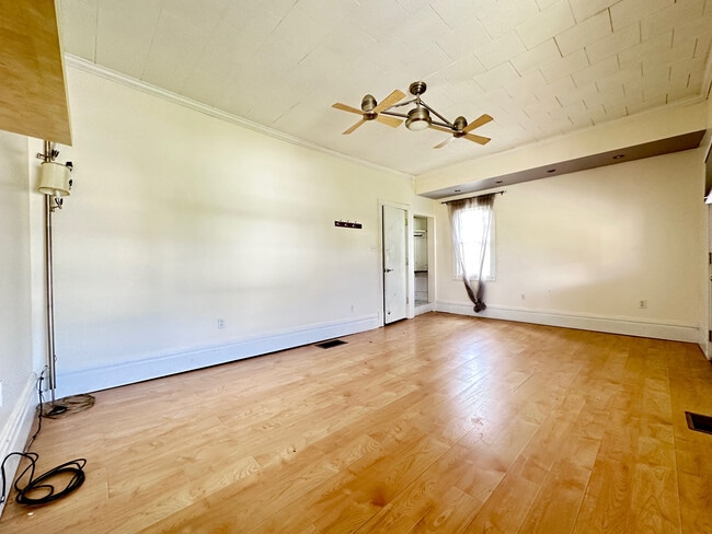 property at 1326 E Washington St