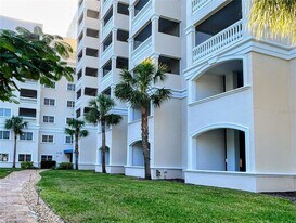 3730 Cadbury Cir in Venice, FL - Building Photo