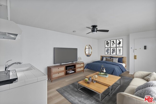property at 122 Buccaneer St