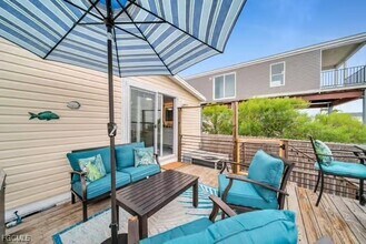 70 Emily Ln in Fort Myers Beach, FL - Building Photo - Building Photo
