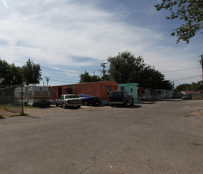 6175 Alameda Ave in El Paso, TX - Building Photo - Building Photo