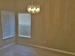 1309 Kintla Rd in Apopka, FL - Foto de edificio - Building Photo